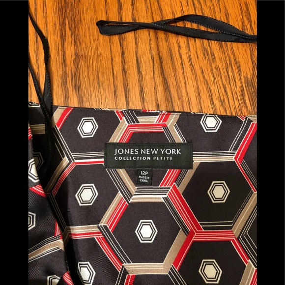 Jones New York Collection Petite blouse - Picture 5 of 6